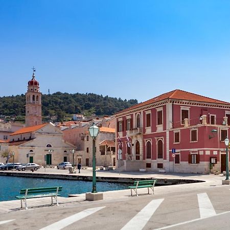 Apartments Pucisca Εξωτερικό φωτογραφία