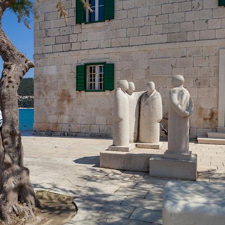 Apartments Pucisca Εξωτερικό φωτογραφία