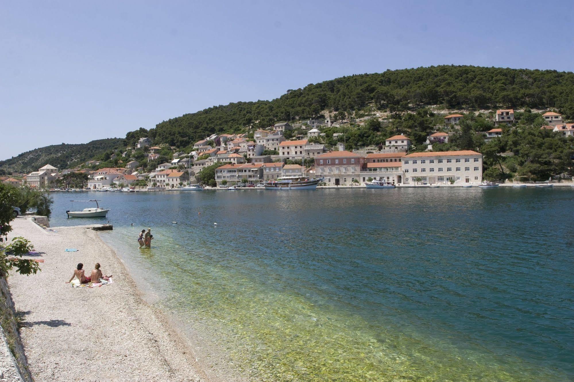 Apartments Pucisca Εξωτερικό φωτογραφία