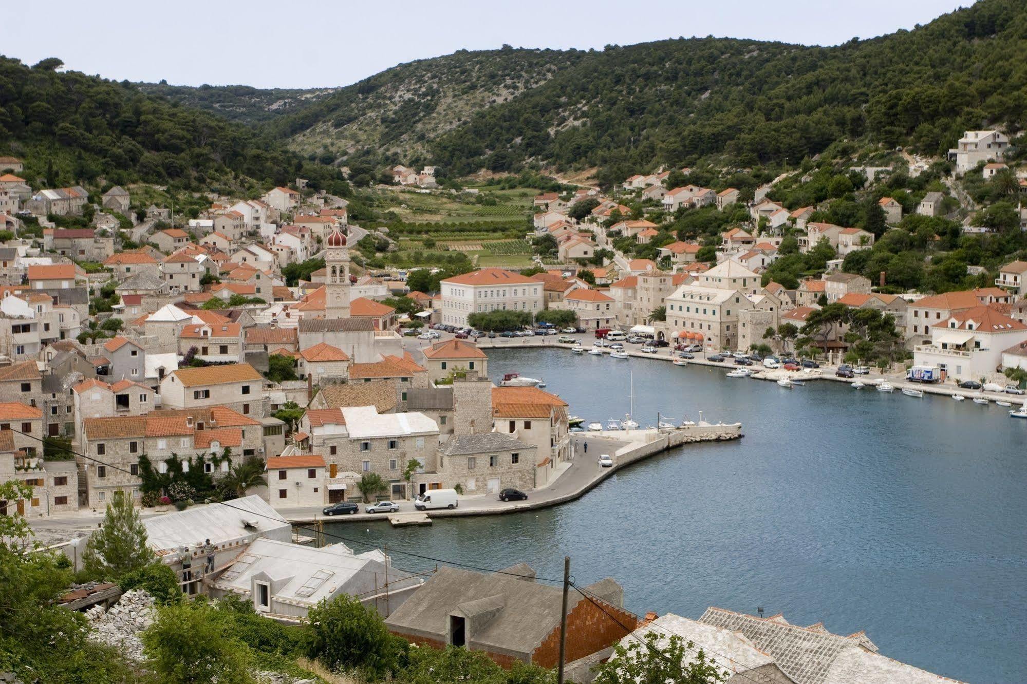 Apartments Pucisca Εξωτερικό φωτογραφία